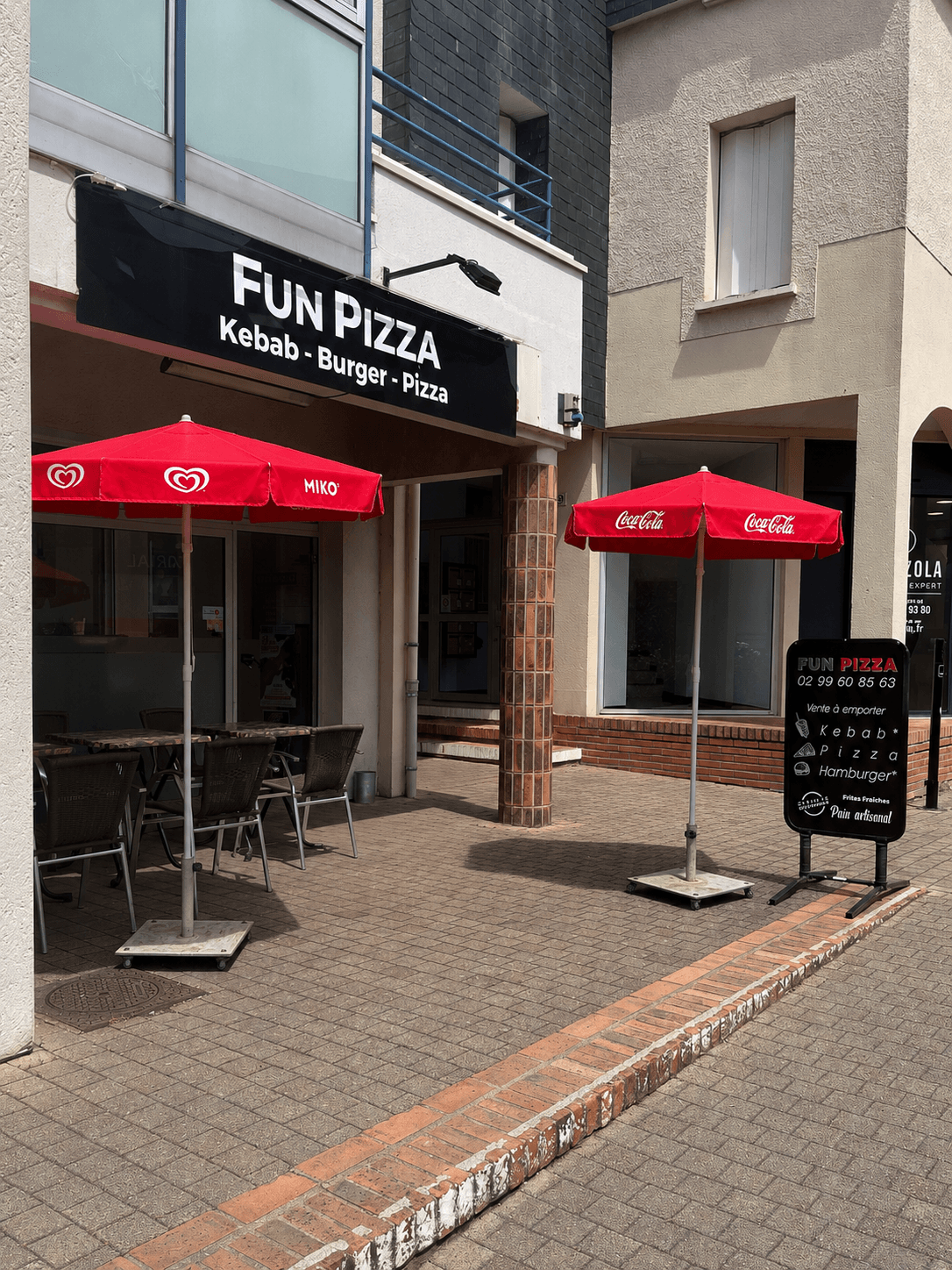 Salle du restaurant Fun Pizza à Le Rheu